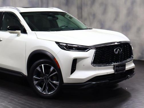 Majestic White 2022 INFINITI QX60 Luxe