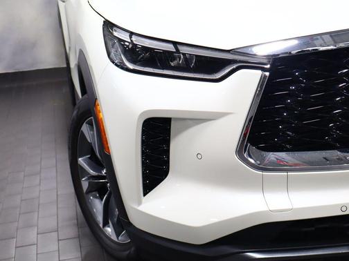 Majestic White 2022 INFINITI QX60 Luxe
