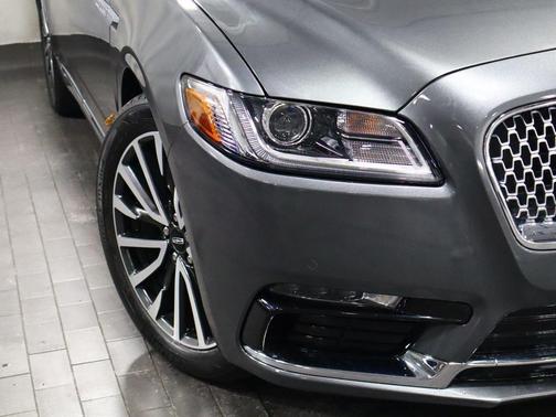 2017 Lincoln Continental Select