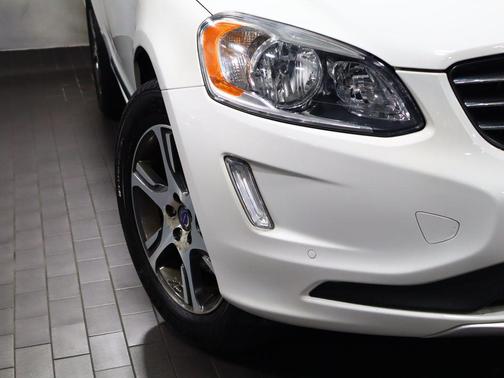 Ice White 2015 Volvo XC60 T6