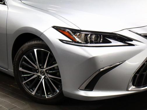 2024 Lexus ES 300h Luxury
