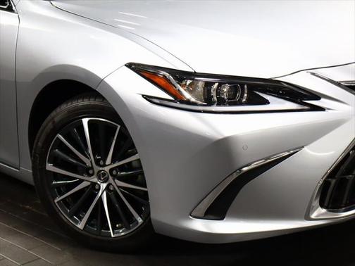 2024 Lexus ES 250 Base