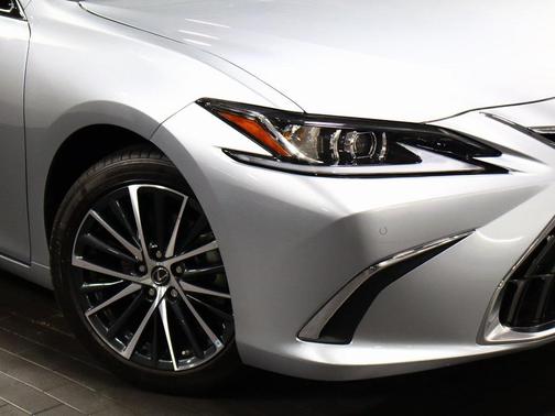 2024 Lexus ES 250 Base