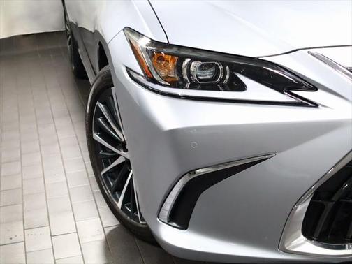 2024 Lexus ES 250 Base