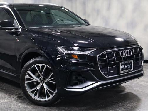 2023 Audi Q8 55 Premium Plus
