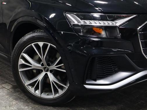 2023 Audi Q8 55 Premium Plus