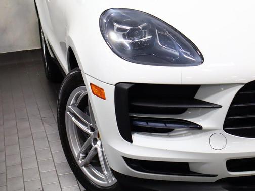 2021 Porsche Macan Base