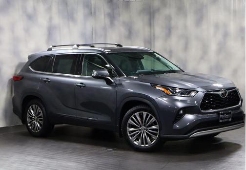 Magnetic Gray Metallic 2020 Toyota Highlander Platinum