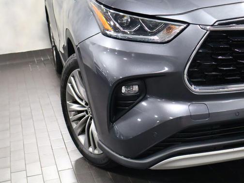 Magnetic Gray Metallic 2020 Toyota Highlander Platinum
