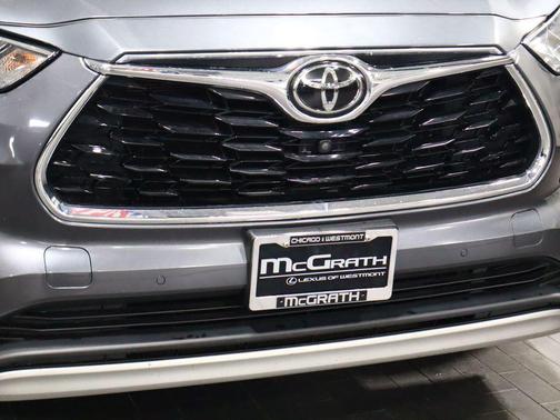 Magnetic Gray Metallic 2020 Toyota Highlander Platinum