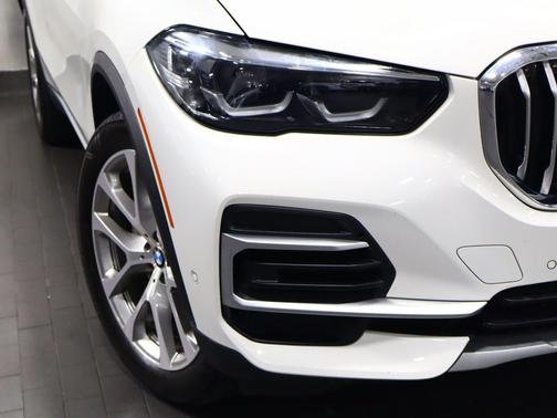Alpine White 2023 BMW X5 xDrive40i