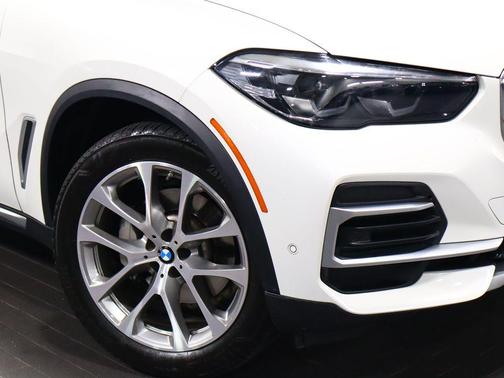 Alpine White 2023 BMW X5 xDrive40i