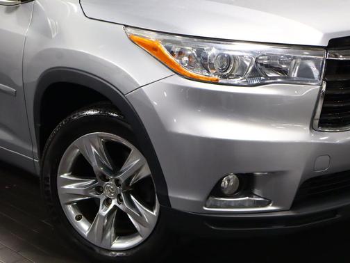 Silver Sky Metallic 2014 Toyota Highlander Limited Platinum