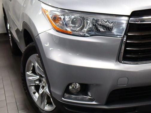 Silver Sky Metallic 2014 Toyota Highlander Limited Platinum