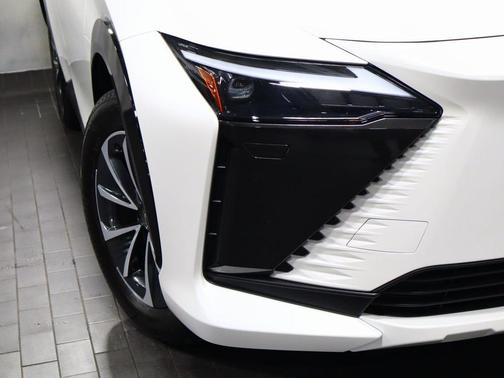 2025 Lexus RZ 300e Premium