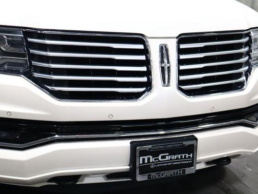 White Platinum Metallic Tri-Coat 2017 Lincoln Navigator Reserve