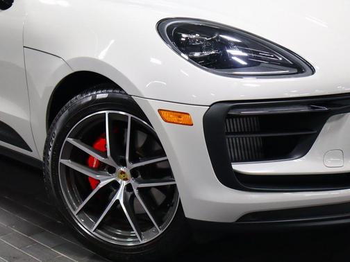 2025 Porsche Macan S