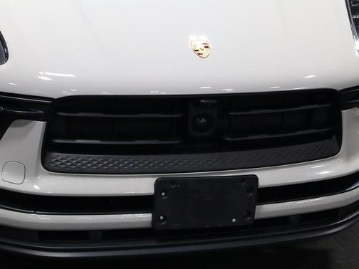 2025 Porsche Macan S