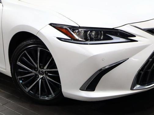 2023 Lexus ES 350 Base