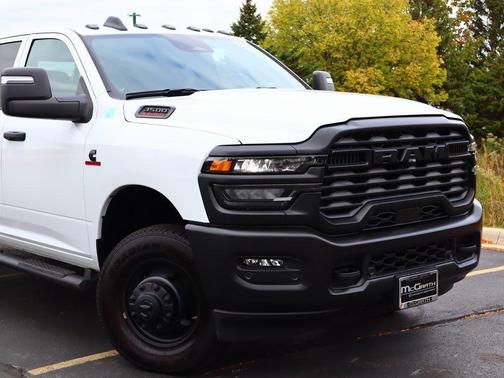 2025 RAM 3500 Tradesman Crew Cab 4x4 8' Box