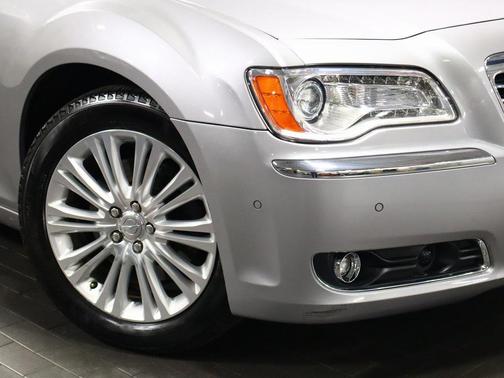 2011 Chrysler 300C Base