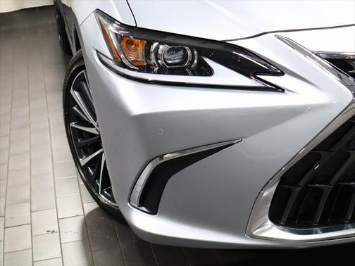 2023 Lexus ES 350 Base