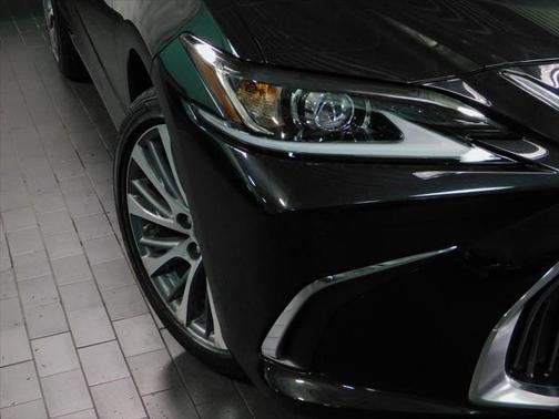 2021 Lexus ES 250 Base