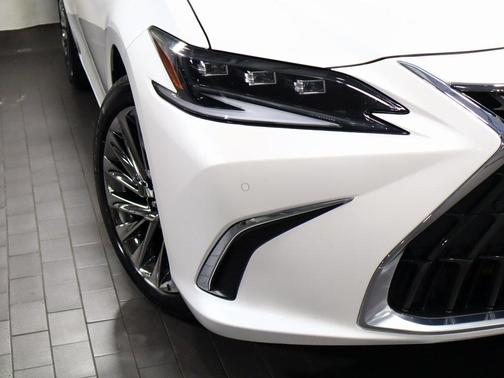 2024 Lexus ES 350 Ultra Luxury