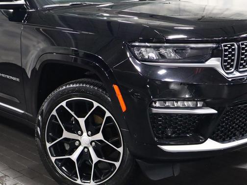 2023 Jeep Grand Cherokee Summit