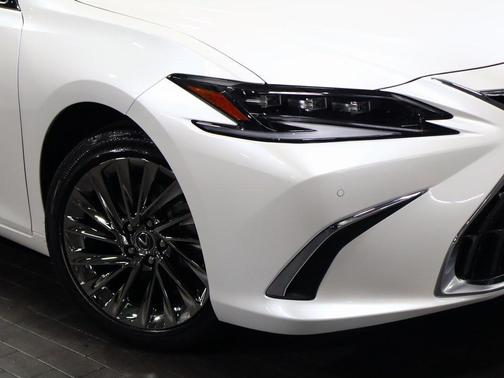 2025 Lexus ES 350 Ultra Luxury