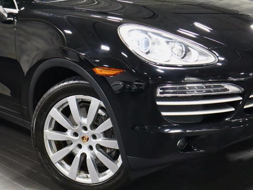 2014 Porsche Cayenne Platinum Edition