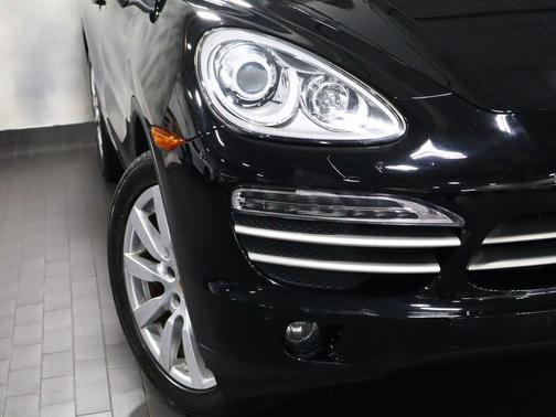 2014 Porsche Cayenne Platinum Edition