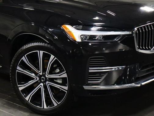 2023 Volvo XC60 Recharge Plug-In Hybrid T8 Ultimate Bright Theme
