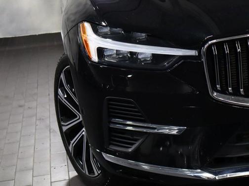 2023 Volvo XC60 Recharge Plug-In Hybrid T8 Ultimate Bright Theme