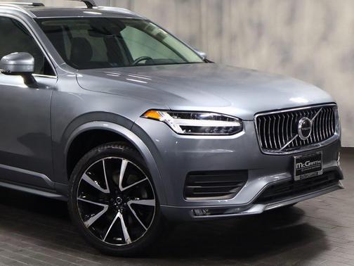 2020 Volvo XC90 T6 Momentum