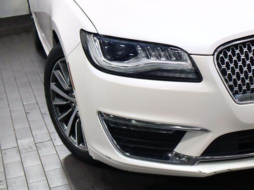 WHITE PLATINUM MET TRI-COAT 2017 Lincoln MKZ Base