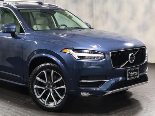 2019 Volvo XC90 T6 Momentum
