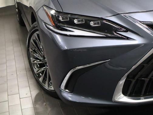 2025 Lexus ES 350 Ultra Luxury