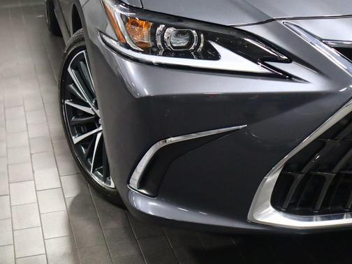 2023 Lexus ES 350 Base
