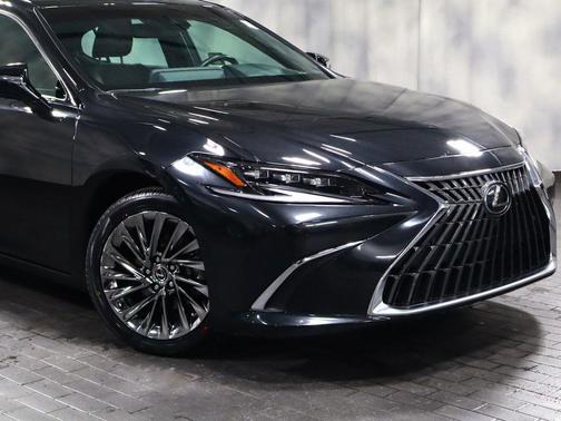2024 Lexus ES 300h Luxury