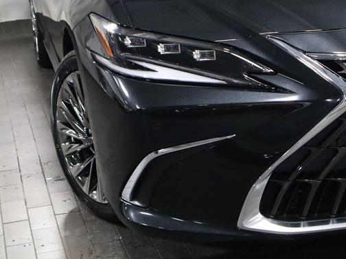 2024 Lexus ES 300h Luxury