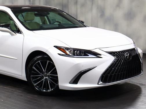 2022 Lexus ES 350 Base