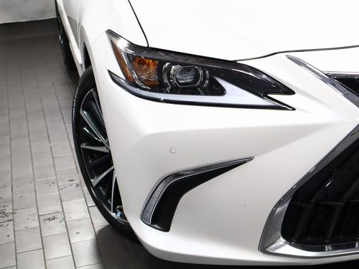 2022 Lexus ES 350 Base