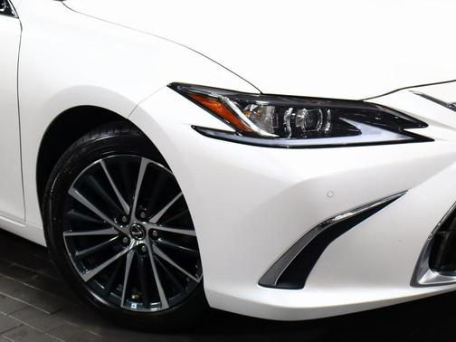 2022 Lexus ES 350 Base