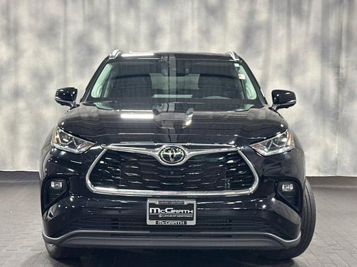 Midnight Black Metallic 2024 Toyota Highlander Limited