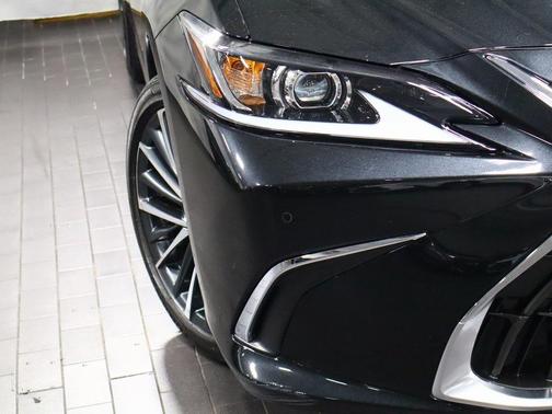 2022 Lexus ES 350 Base