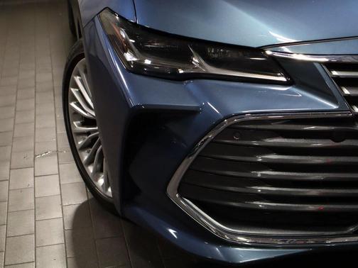 2021 Toyota Avalon Hybrid Limited