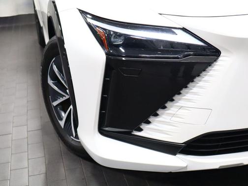 Eminent White Pearl 2023 Lexus RZ 450e Premium