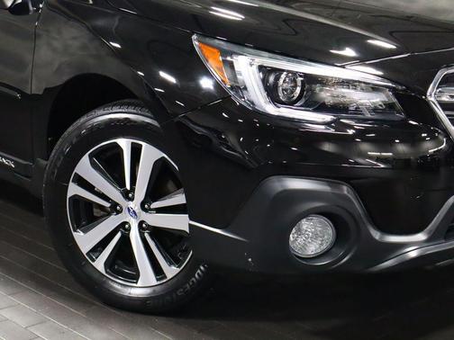 Crystal Black Silica 2019 Subaru Outback 2.5i Limited