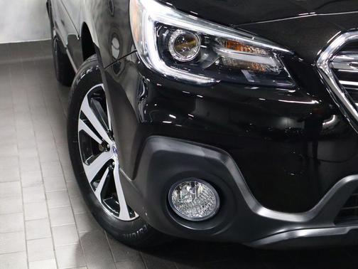 Crystal Black Silica 2019 Subaru Outback 2.5i Limited